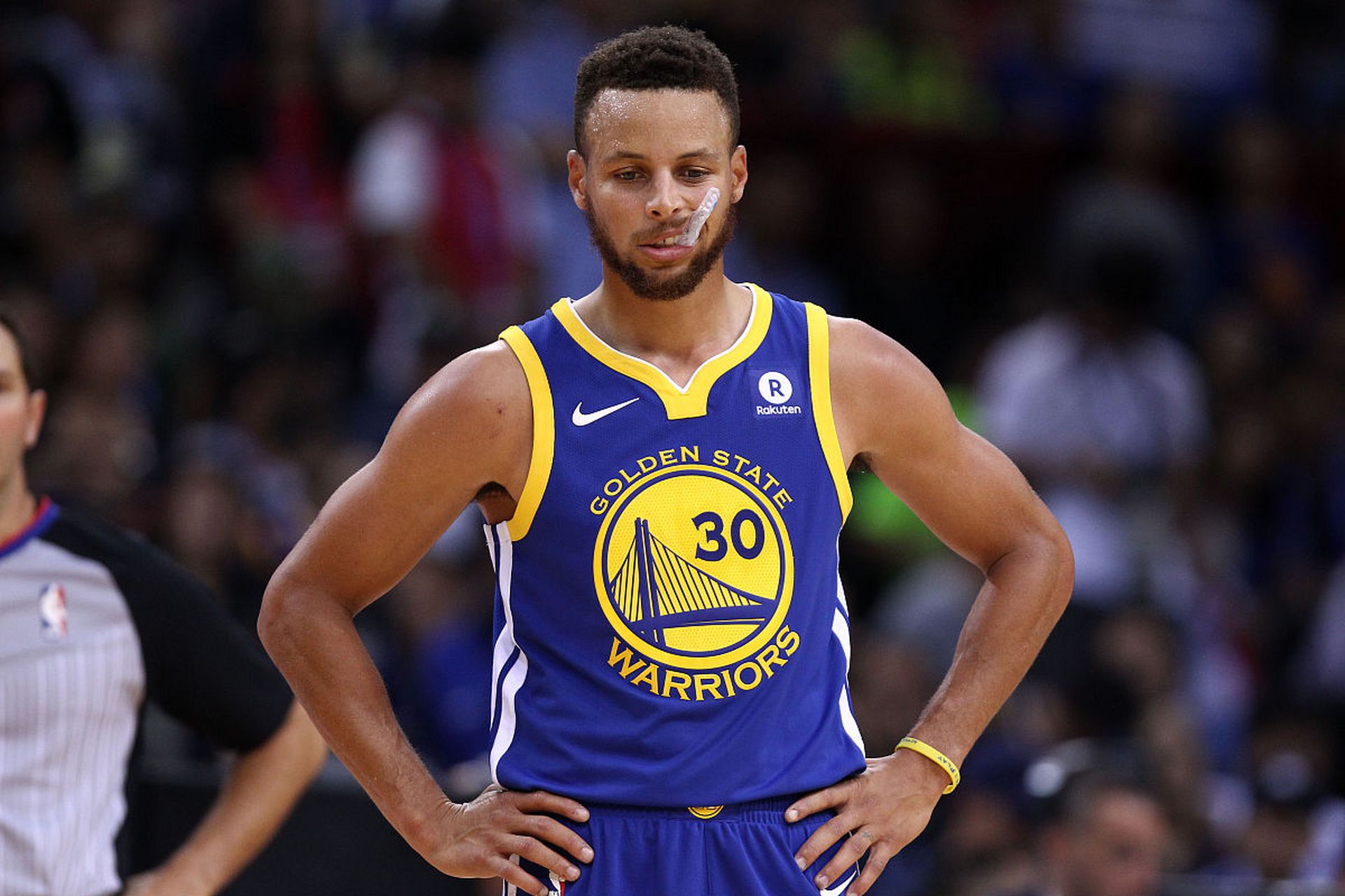 带领桑托斯成功逃离降级区，内马尔赛后动情落泪