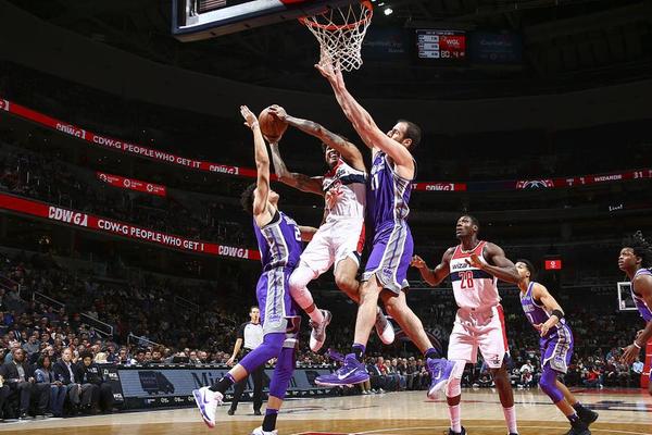 案提交议会 案提交议会